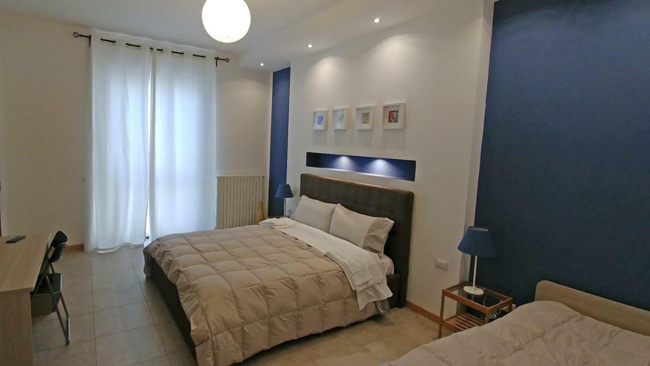 B&B Villa Monterosa Con Piscina Castronno Eksteriør billede