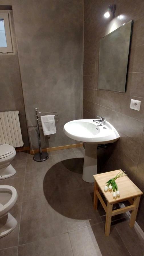 B&B Villa Monterosa Con Piscina Castronno Eksteriør billede
